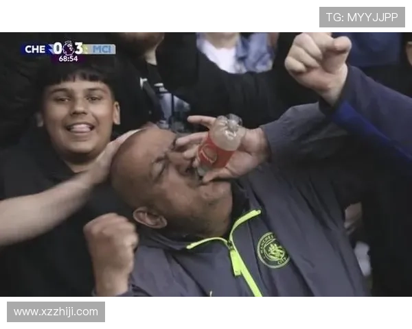 曼城球迷球场外售阿森纳水瓶引关注